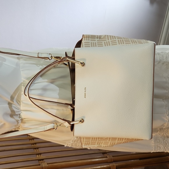 Anne Klein white and tan crossbody purse handbag 3 inner pockets li9n logo - Picture 2 of 15